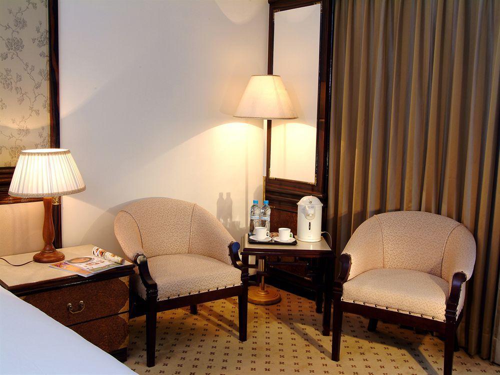 King'S Town Hotel Гаосюн Экстерьер фото