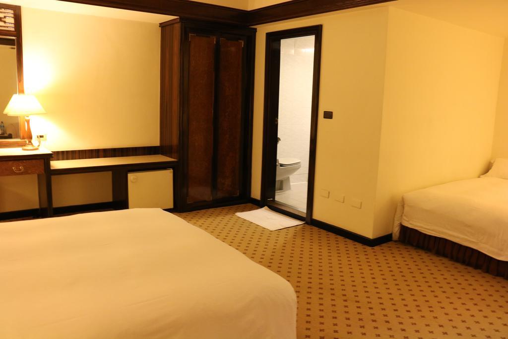 King'S Town Hotel Гаосюн Экстерьер фото
