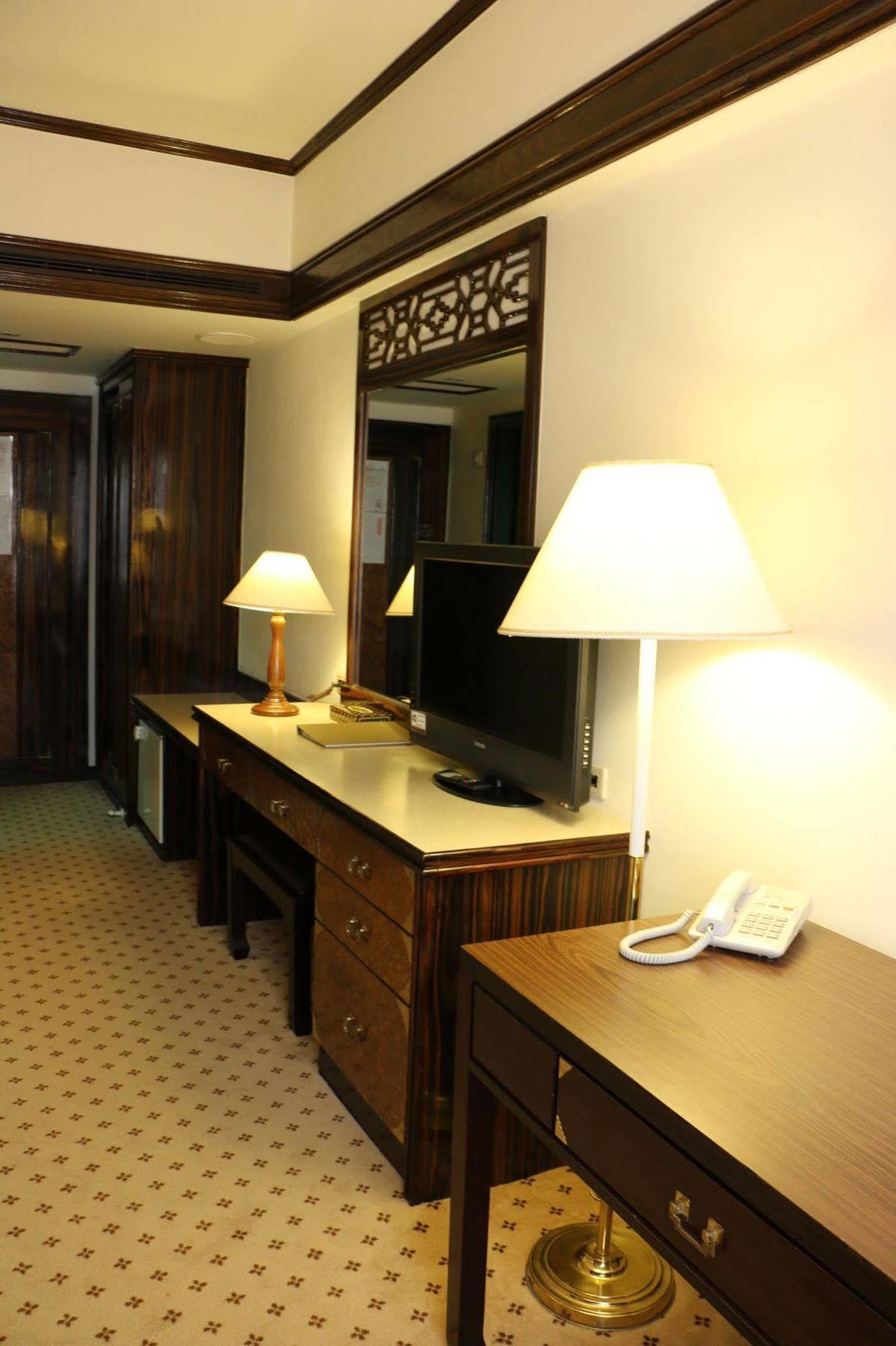 King'S Town Hotel Гаосюн Экстерьер фото