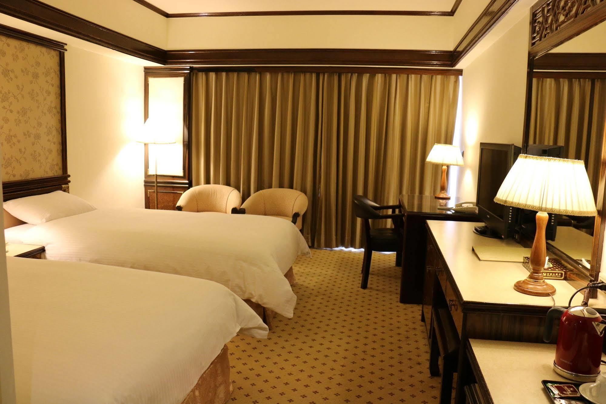 King'S Town Hotel Гаосюн Экстерьер фото