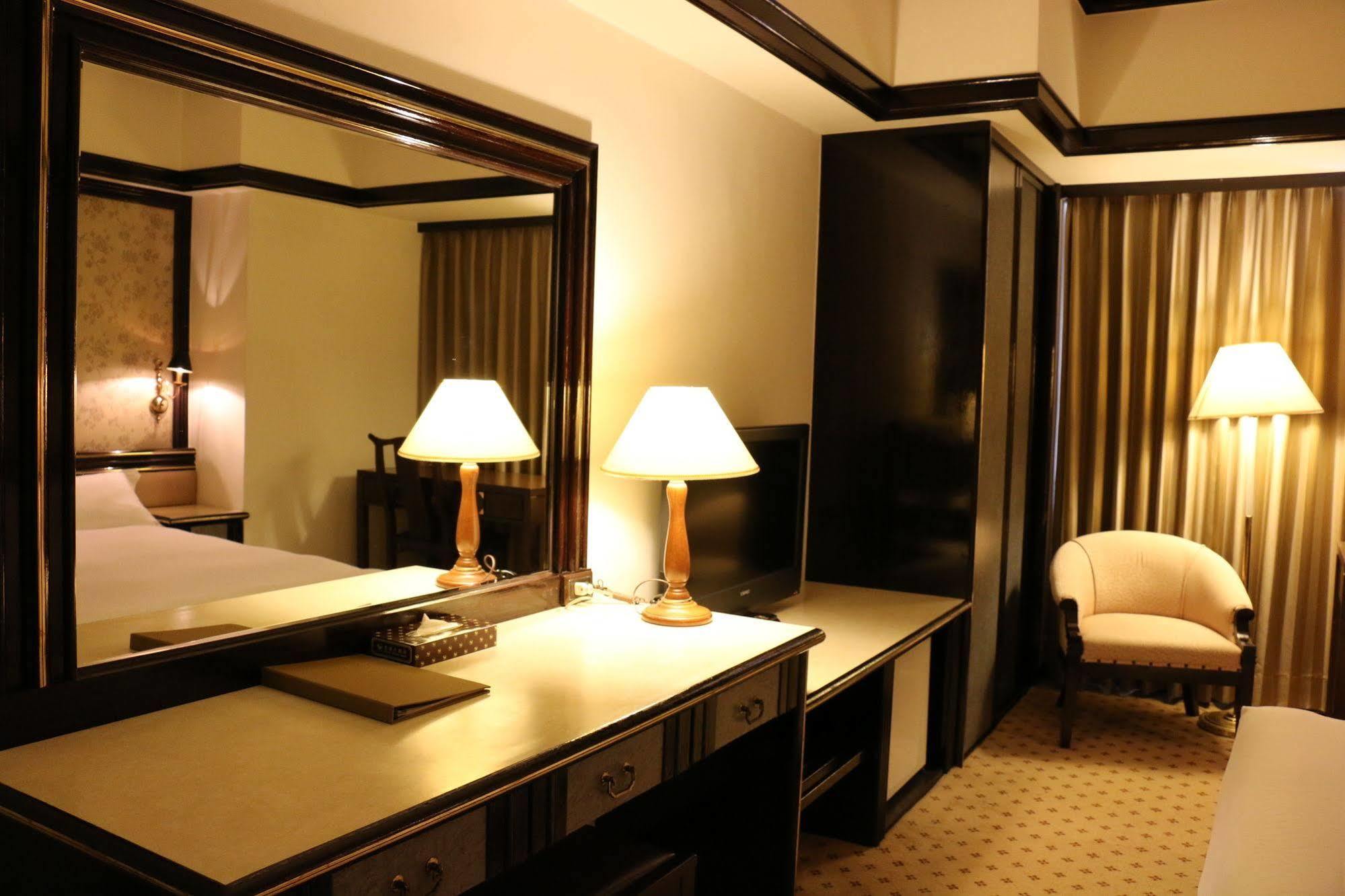 King'S Town Hotel Гаосюн Экстерьер фото